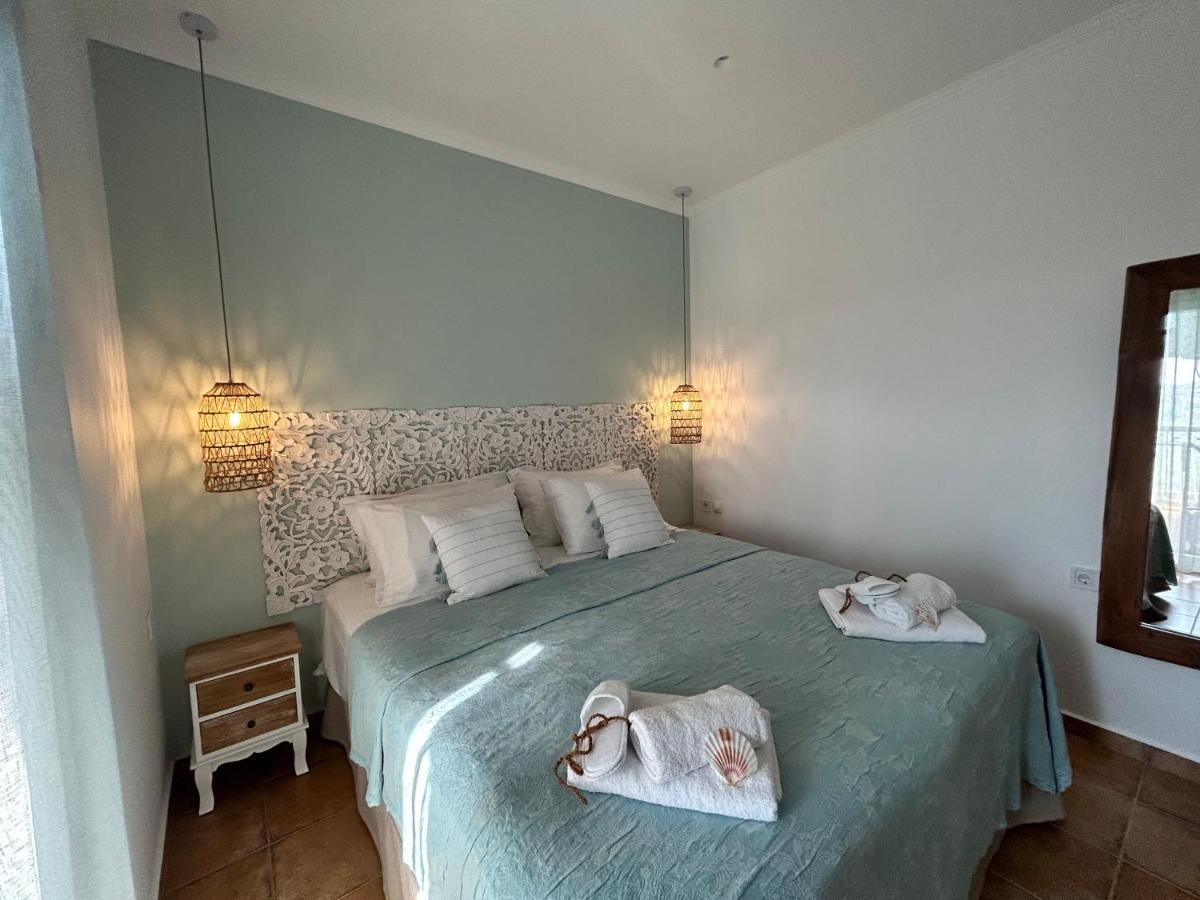 Calliopes By The Sea Boutique Suites 帕拉利亚狄奥尼索 外观 照片