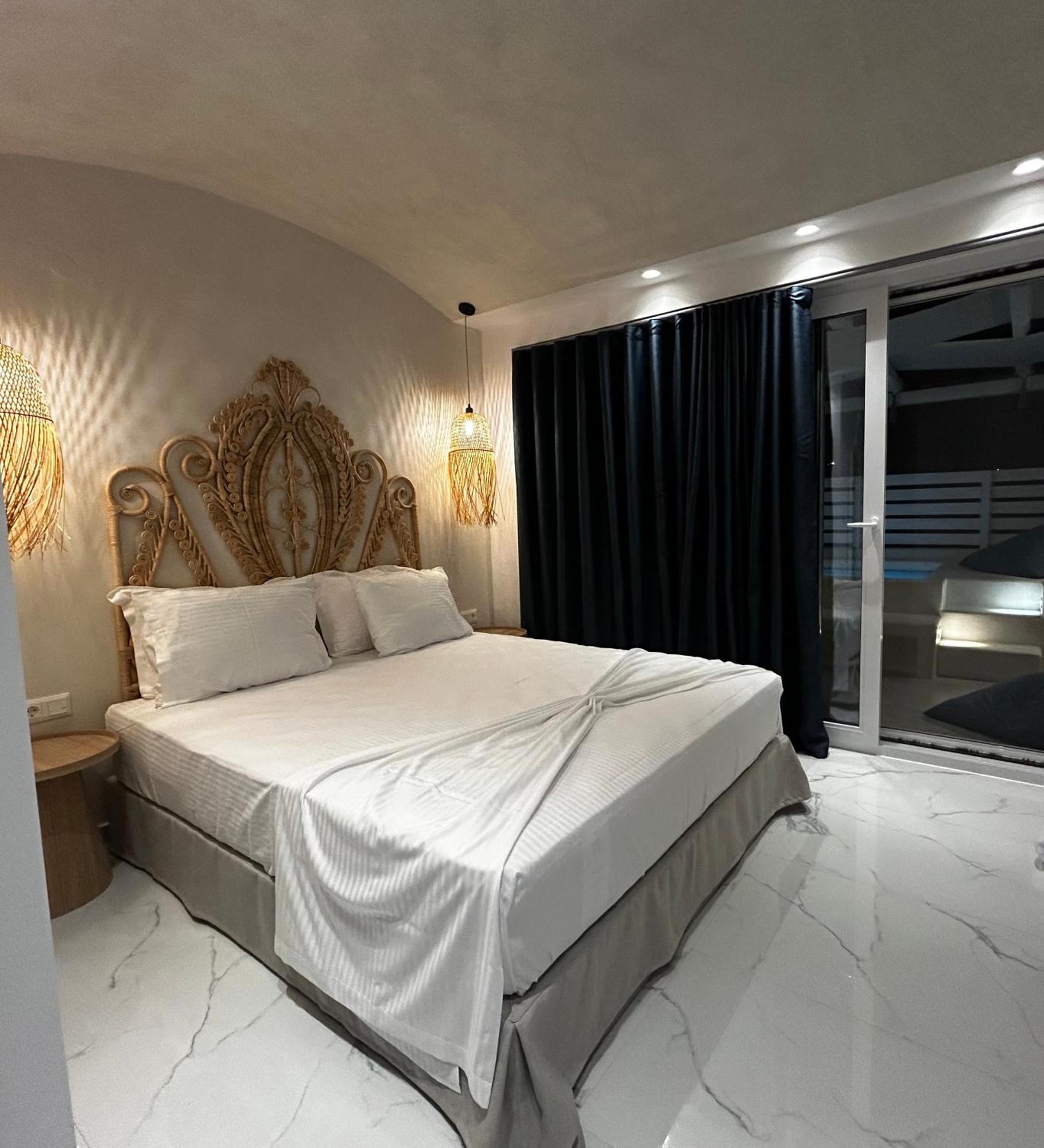 Calliopes By The Sea Boutique Suites 帕拉利亚狄奥尼索 外观 照片