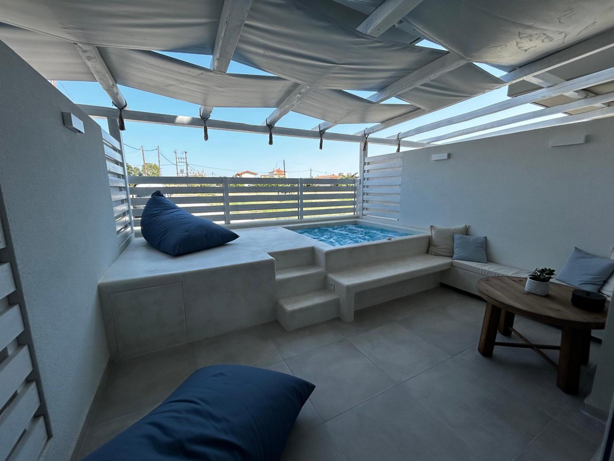 Calliopes By The Sea Boutique Suites 帕拉利亚狄奥尼索 外观 照片
