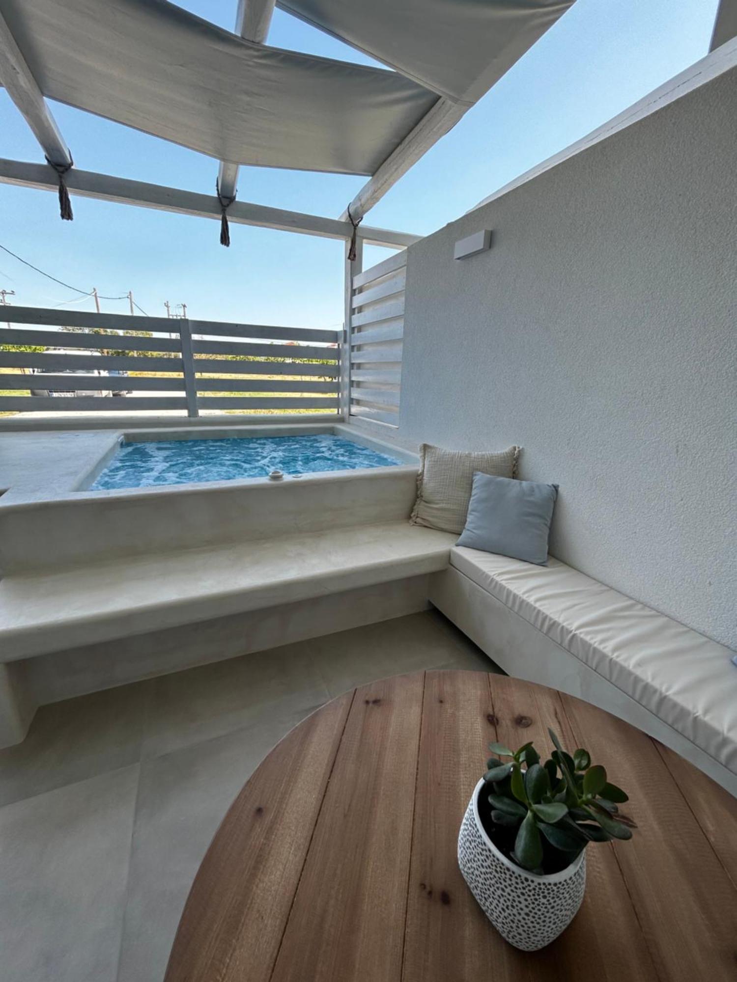 Calliopes By The Sea Boutique Suites 帕拉利亚狄奥尼索 外观 照片