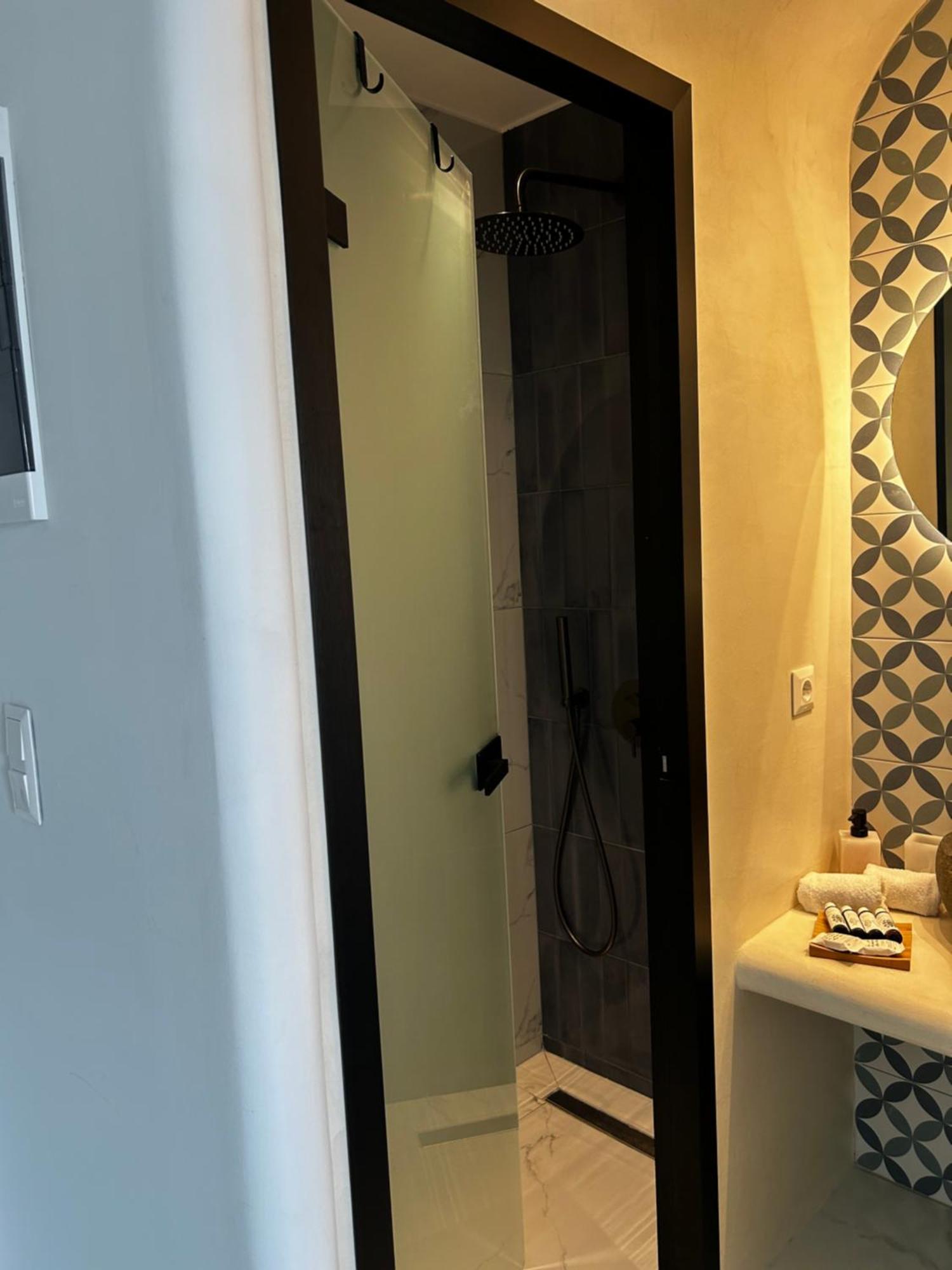 Calliopes By The Sea Boutique Suites 帕拉利亚狄奥尼索 外观 照片