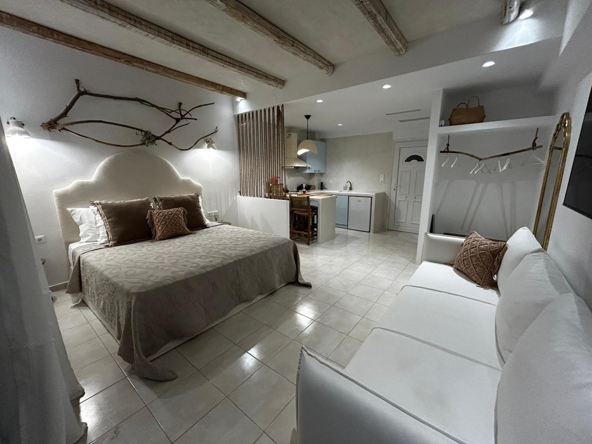 Calliopes By The Sea Boutique Suites 帕拉利亚狄奥尼索 外观 照片